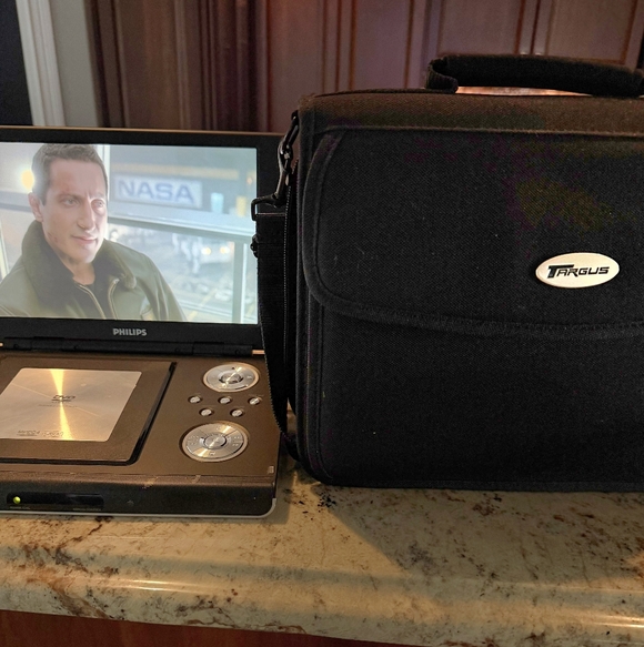 Philips 10 Inch Portable DVD Player with Black Case